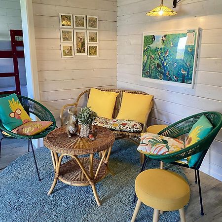 Le Cabanon De Chessy Bed & Breakfast Bagian luar foto