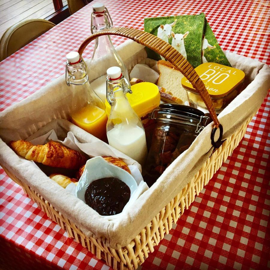 Le Cabanon De Chessy Bed & Breakfast Bagian luar foto