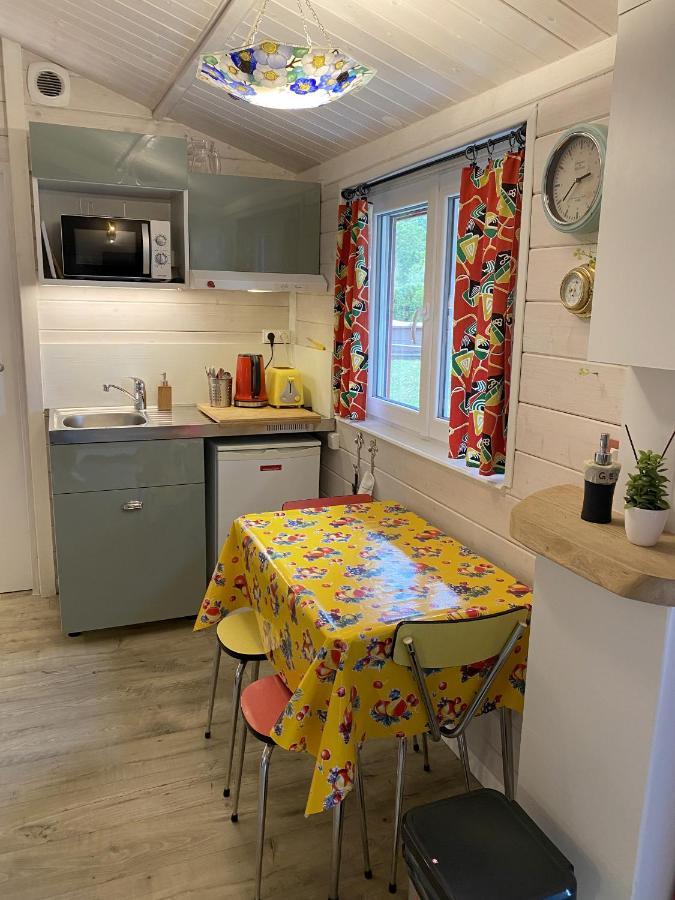 Le Cabanon De Chessy Bed & Breakfast Bagian luar foto
