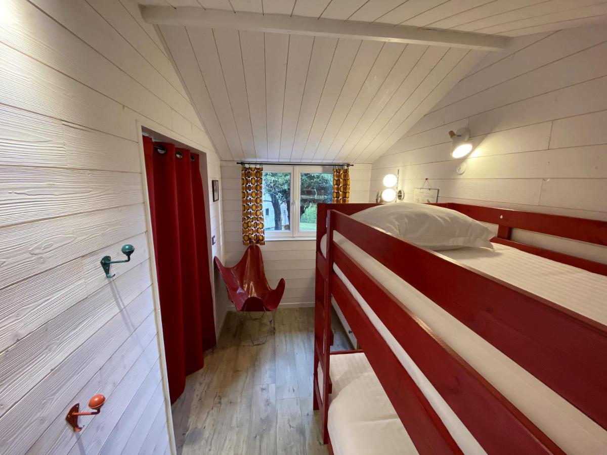Le Cabanon De Chessy Bed & Breakfast Bagian luar foto